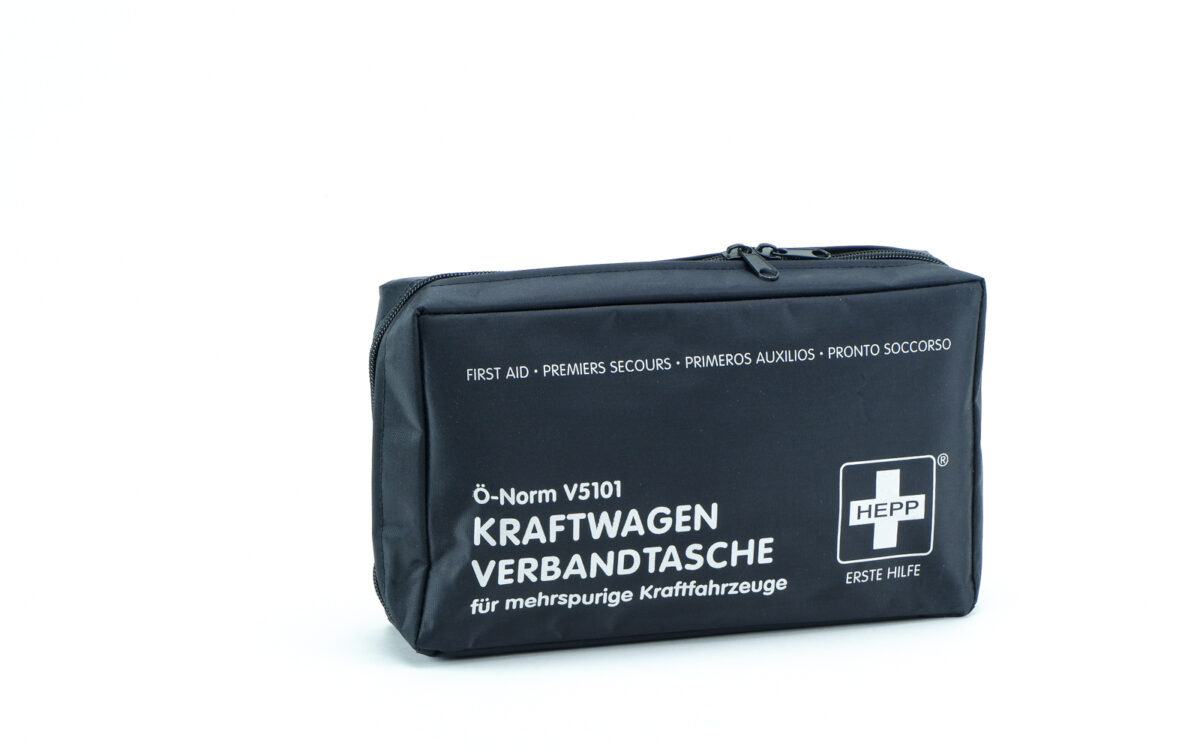 First aid bag for cars according to ÖNorm V 5101 in red or black